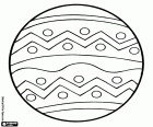 Geometrik bir dekorasyon, farklı çizgiler türleri ve küçük daire ile bir Paskalya yortusu yumurta